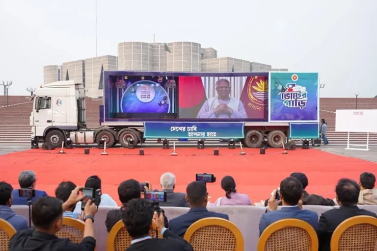 ভয়হীন পরিবেশে সৎ ও যোগ্য প্রার্থীকে ভোট দেওয়ার আহ্বান প্রধান উপদেষ্টার