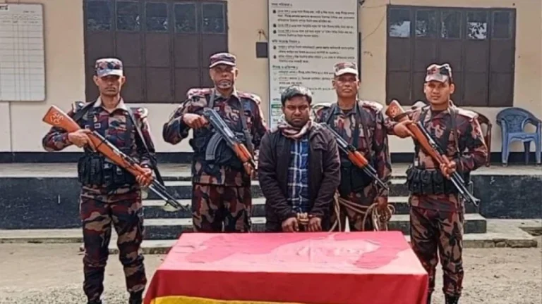 লালমনিরহাট সীমান্তে অবৈধভাবে প্রবেশের দায়ে ভারতীয় নাগরিক আটক