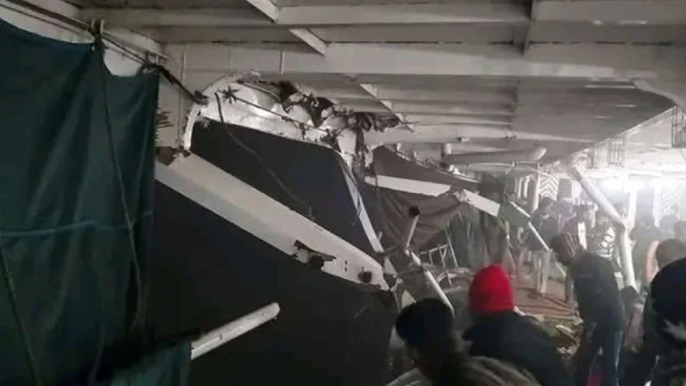 চাঁদপুর মেঘনা নদীতে ঘন কুয়াশায় লঞ্চ সংঘর্ষ: নিহত বেড়ে ৪, আহত ৩০