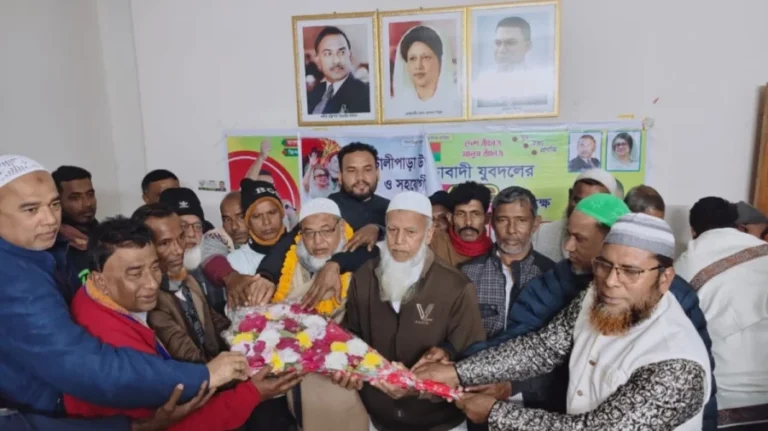 কোটালীপাড়ায় আওয়ামী লীগ ছেড়ে বিএনপিতে ১৭ নেতাকর্মীর যোগদান