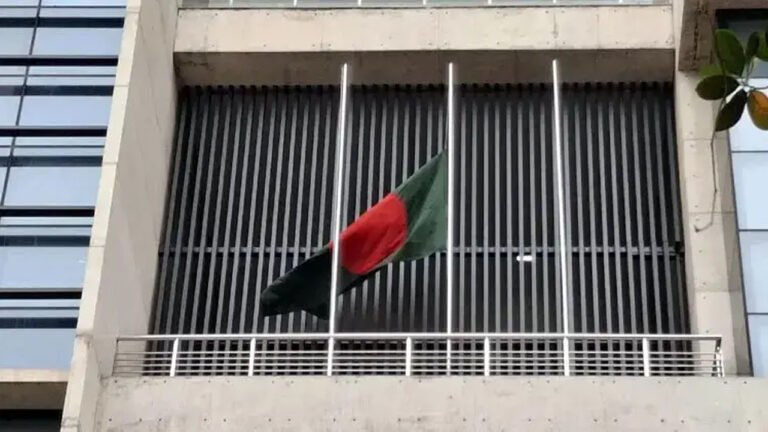 খালেদা জিয়ার মৃত্যুতে তিন দিনের রাষ্ট্রীয় শোক শুরু: আজ পূর্ণ রাষ্ট্রীয় মর্যাদায় দাফন