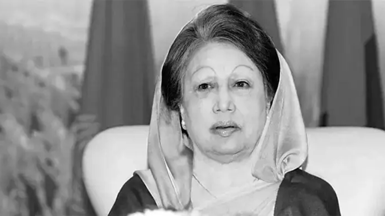 গুলশানের বাসভবনে খালেদা জিয়ার মরদেহ : শ্রদ্ধা জানাচ্ছেন স্বজন ও নেতাকর্মীরা