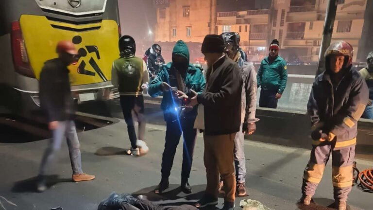 খিলগাঁও ফ্লাইওভারে কাভার্ডভ্যানের চাপায় পুলিশ নিহত