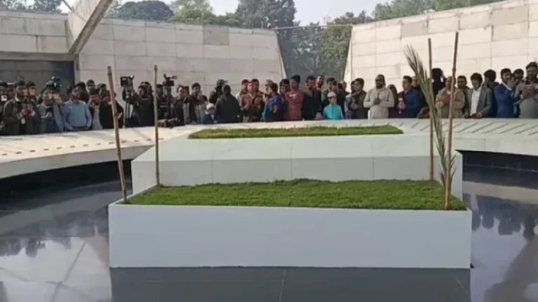 সর্বসাধারণের জন্য উন্মুক্ত হলো জিয়াউর রহমান ও খালেদা জিয়ার সমাধিস্থল