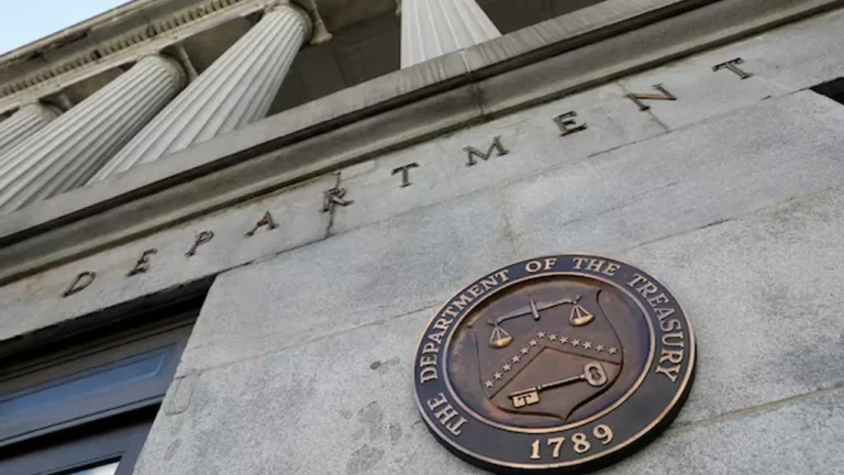 ভেনেজুয়েলার তেল খাতে যুক্তরাষ্ট্রের নতুন নিষেধাজ্ঞা