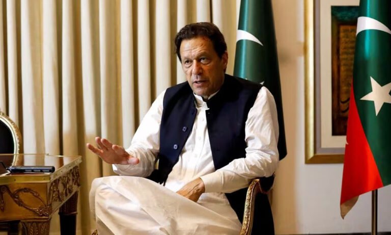 ইমরান খানের পক্ষে কথা বলায় ৮ সাংবাদিক ও মন্তব্যকারীকে যাবজ্জীবন কারাদণ্ড