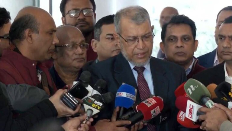 নির্বাচনকালীন দায়িত্বে বিচ্যুতি পেলেই ডিসিদের বিরুদ্ধে ব্যবস্থা: মন্ত্রিপরিষদ সচিব