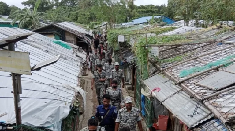 টেকনাফের রোহিঙ্গা ক্যাম্পে দুই ডাকাত দলের গোলাগুলি, নিহত ১