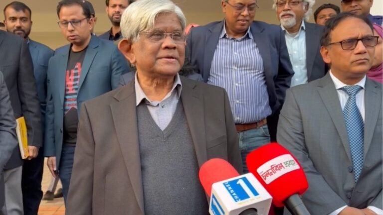 নতুন পে-স্কেল নিয়ে সরকারি চাকরিজীবীদের ধৈর্য ধরার আহ্বান অর্থ উপদেষ্টার