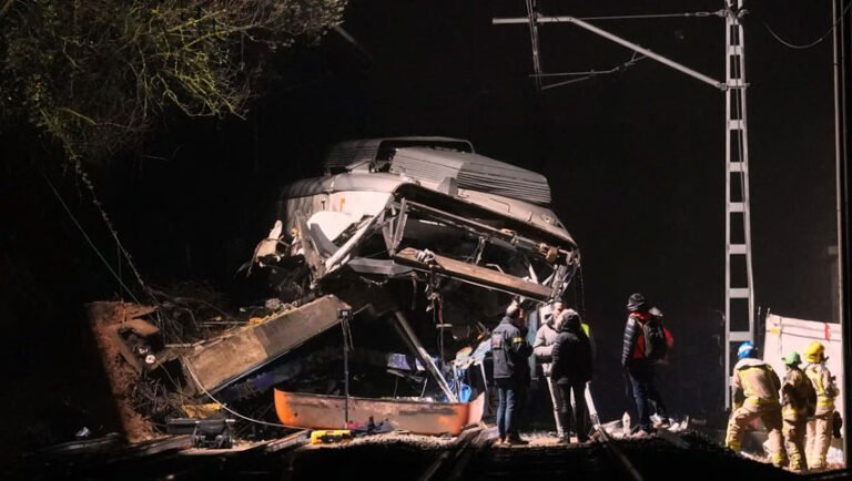 স্পেনে কয়েক দিনের ব্যবধানে আবারও ভয়াবহ ট্রেন দুর্ঘটনা: চালক নিহত