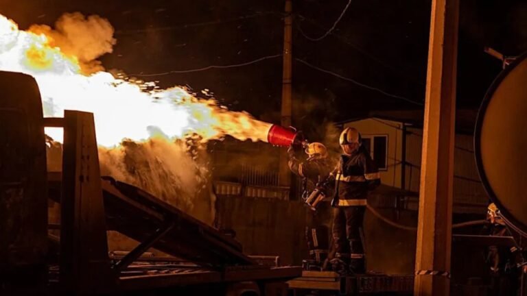 শান্তি আলোচনার মধ্যেই ইউক্রেনে তীব্র হামলা রাশিয়ার