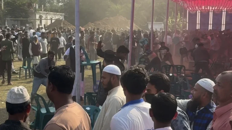 ঝিনাইগাতীতে ইশতেহার অনুষ্ঠানের মঞ্চে চেয়ার দখল নিয়ে বিএনপি-জামায়াত সংঘর্ষ, আহত অন্তত ৩০