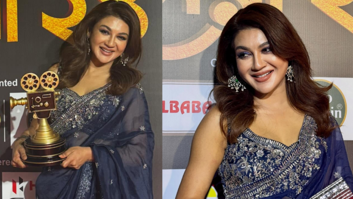 কলকাতায় সেরা অভিনেত্রীর পুরস্কার পেলেন জয়া আহসান