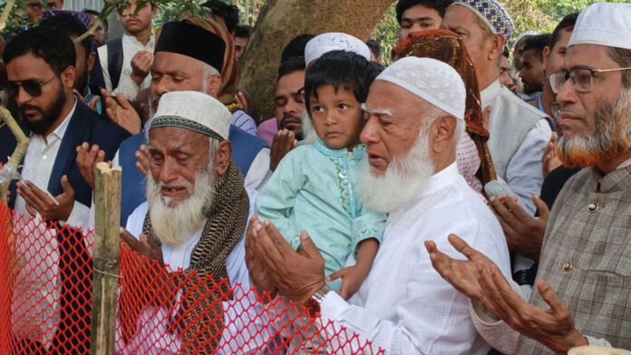 শেরপুরে নিহত জামায়াত নেতা রেজাউল করিমের কবর জিয়ারত করলেন ডা. শফিকুর রহমান