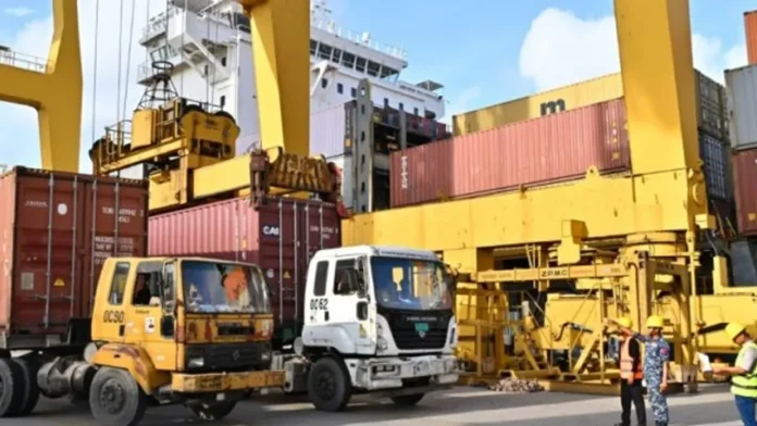 এনসিটি ইজারা ইস্যুতে শ্রমিক দলের ধর্মঘট: দ্বিতীয় দিনেও চট্টগ্রাম বন্দরের অপারেশনাল কার্যক্রম বন্ধ