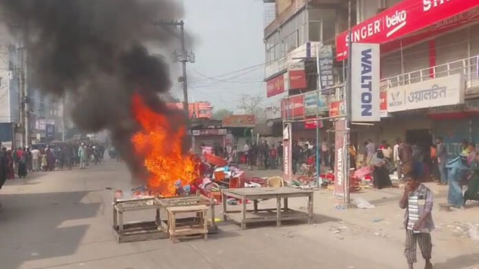 মুন্সীগঞ্জের শ্রীনগরে নির্মাণাধীন মার্কেট দখল ঠেকাতে গিয়ে হামলায় নিহত ১, আহত অন্তত ৮