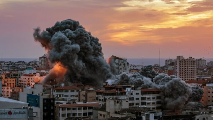 ইসরায়েলি বিমান হামলায় ফিলিস্তিনি তিন শিশুসহ নিহত ৯, আহত ৩১