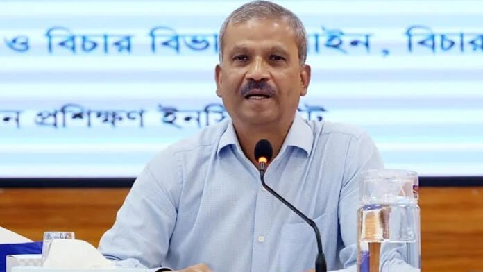 নতুন নির্বাচিত সংসদ সদস্যদের স্পিকার বা ডেপুটি স্পিকারের মাধ্যমে শপথ পড়ানোর সুযোগ নেই: আইন উপদেষ্টা