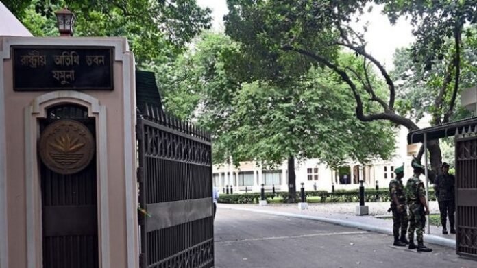 সরকারি চাকরিজীবীদের মিছিলে পুলিশের সঙ্গে সংঘর্ষ: যমুনা এলাকায় ১৪৪ ধারা জারি