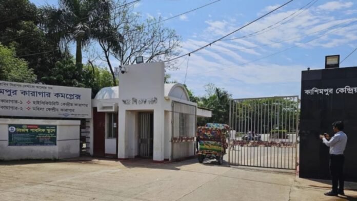 কারাগার থেকে পোস্টাল ব্যালটে ভোট দিলেন সালমান-আনিসুল-পলকরা