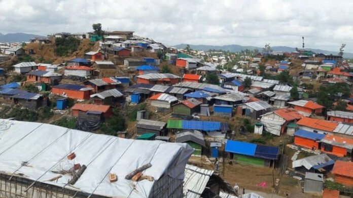 উখিয়ায় যৌথবাহিনীর অভিযানে ক্যাম্পের বাইরে থাকা দেড় হাজার রোহিঙ্গা আটক, অভিযান চলমান
