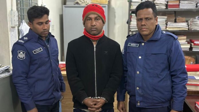 শেরপুরে যৌথ অভিযানে পুলিশ থেকে লুট হওয়া শর্টগানসহ আটক ১