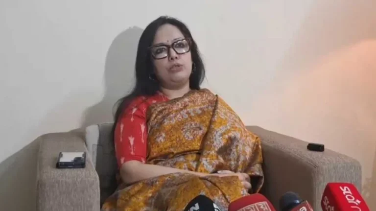 দল যদি আমাকে ফেরাতে চায়, আগে বহিষ্কৃত নেতাকর্মীদের ফেরাতে হবে: রুমিন ফারহানা