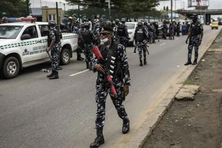 নাইজেরিয়ায় বন্দুকধারীর তাণ্ডব, নিহত ৩২