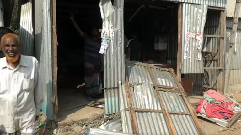 উল্লাপাড়ায় যুবদল নেতার দোকানে হামলা-ভাঙচুর: ইউনিয়ন জামায়াতের আমির-সেক্রেটারি গ্রেপ্তার