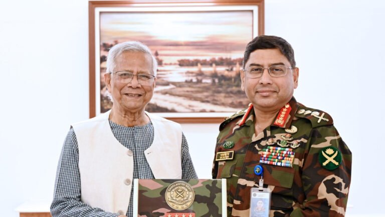 প্রধান উপদেষ্টার সঙ্গে বিদায়ী সাক্ষাৎ করলেন সেনাপ্রধান