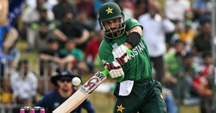 রেকর্ড গড়া জয়: নামিবিয়াকে হারিয়ে সুপার এইটে পাকিস্তান