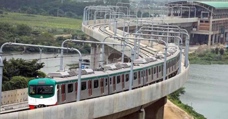 রমজানে নতুন সময়সূচিতে চলছে মেট্রোরেল