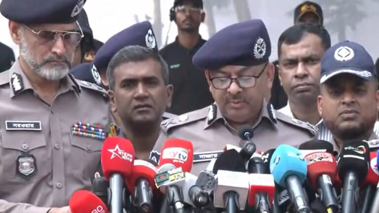 শহীদ দিবসে কেন্দ্রীয় শহীদ মিনারে কড়া নিরাপত্তা