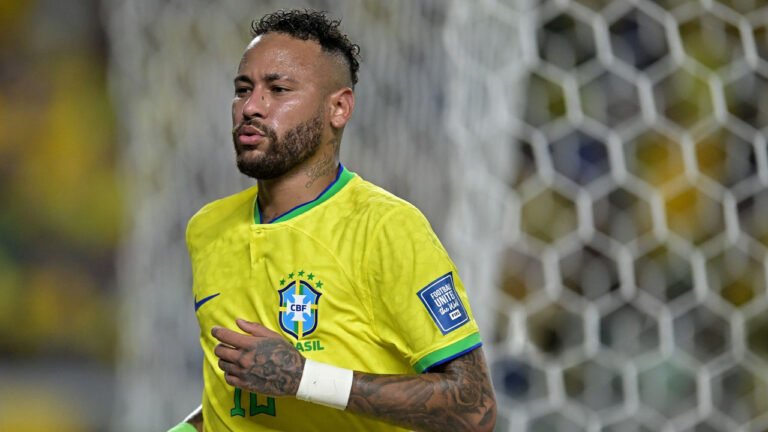 বিশ্বকাপের স্বপ্ন পূরণ করেই অবসরে যেতে চান নেইমার