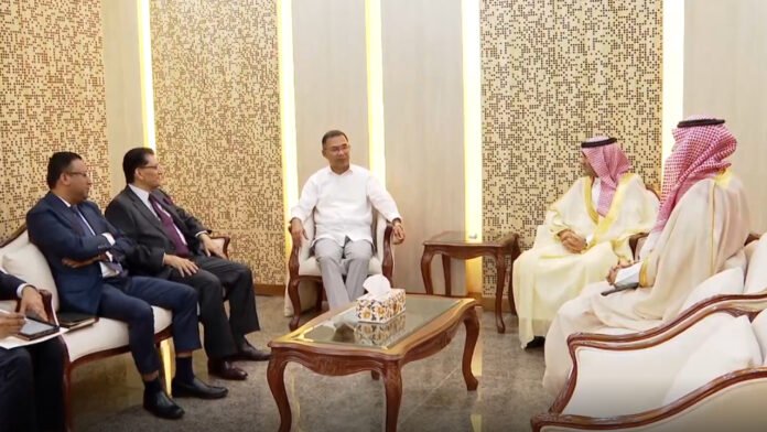 সৌদি রাষ্ট্রদূতের সঙ্গে প্রধানমন্ত্রী তারেক রহমানের সৌজন্য সাক্ষাৎ