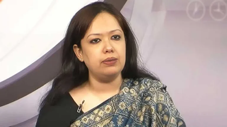 রুমিন ফারহানার ১৫০ সমর্থকদের বিরুদ্ধে মামলা