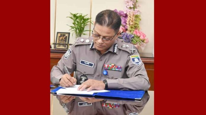 দায়িত্ব নিলেন নতুন আইজিপি আলী হোসেন ফকির