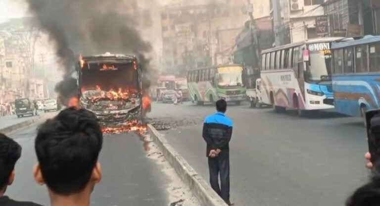 গাজীপুরে বাস-মোটরসাইকেল সংঘর্ষের পর আগুন, চালক আহত