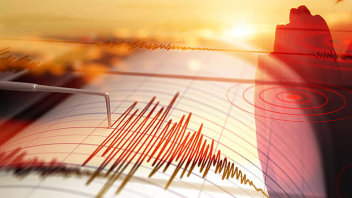 ভূমিকম্পে কাঁপল ঢাকাসহ সারাদেশ