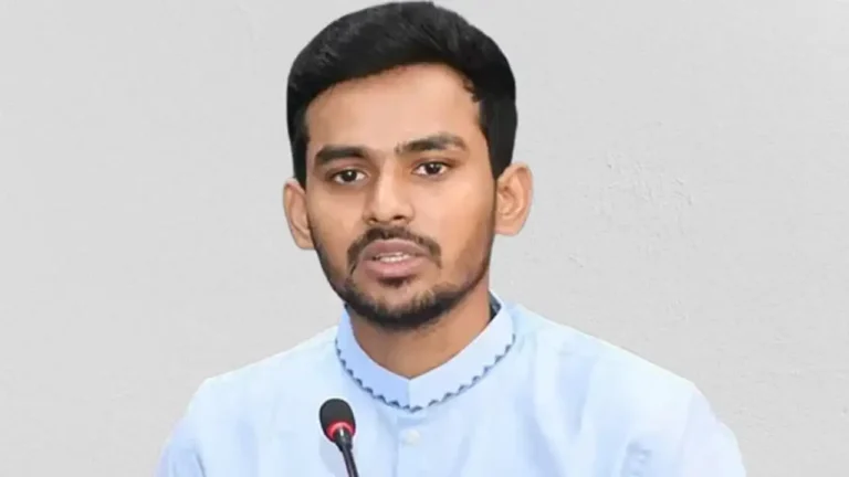 সাকিব ভক্তদের অভিযোগ দাখিলের প্রতিক্রিয়ায় দুদকে যা জানালেন আসিফ মাহমুদ