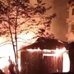 কালিয়াকৈরে মধ্যরাতে আগুনে আবাসিক কলোনি ও তুলার গুদাম পুড়ে ছাই