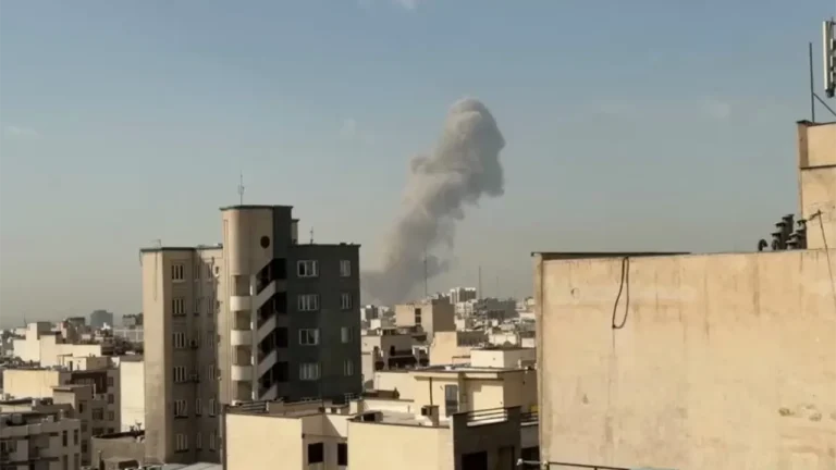 আবুধাবিতে ইরানের ক্ষেপণাস্ত্র হামলায় নিহত ১