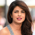 বলিউড ছেড়ে হঠাৎ কেন হলিউডে পাড়ি জমিয়েছিলেন প্রিয়াঙ্কা