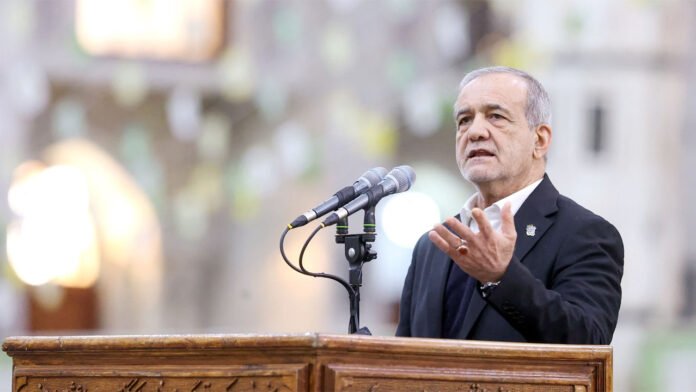 ইরানে প্রেসিডেন্ট পেজেশকিয়ানকে প্রধান করে তিন সদস্যের ‘অস্থায়ী নেতৃত্ব পরিষদ’ গঠন