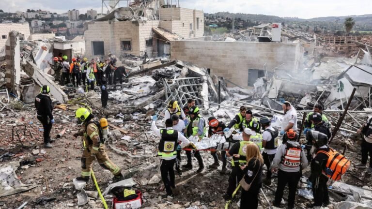 মধ্যপ্রাচ্যে ইরানের ব্যাপক ক্ষেপণাস্ত্র হামলা: ইসরায়েলে ৬ মৃত্যু ও সৌদি-সাইপ্রাসে আতঙ্ক