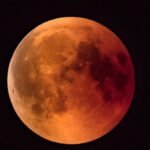 আজ বছরের একমাত্র পূর্ণগ্রাস চন্দ্রগ্রহণ: কখন ও কোথায় দেখা যাবে?