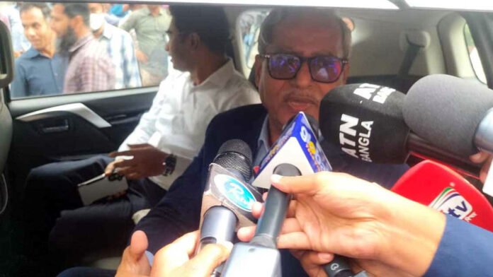২ কমিশনারসহ দুদক চেয়ারম্যানের পদত্যাগ