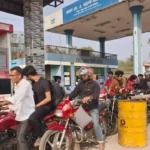 কুষ্টিয়ায় বেশি দামে তেল বিক্রির দায়ে দুই প্রতিষ্ঠানকে জরিমানা