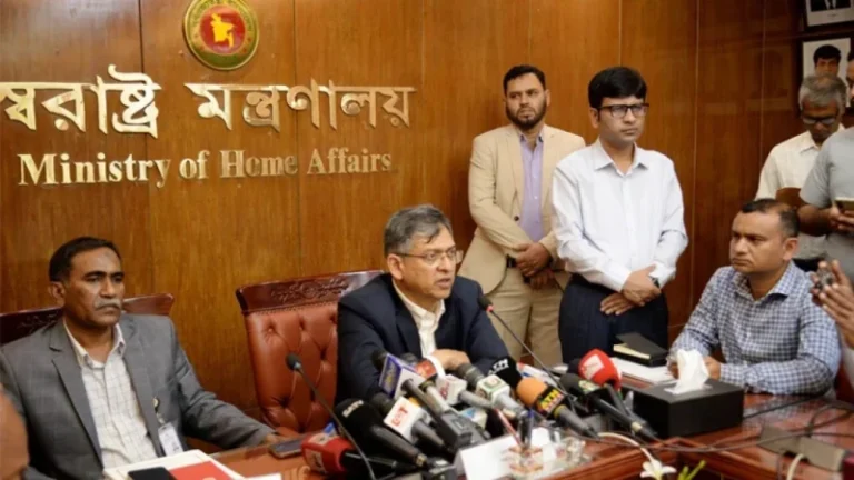 নিরাপদ ঈদযাত্রা ও স্বাধীনতা দিবসে কঠোর নিরাপত্তা: স্বরাষ্ট্রমন্ত্রী