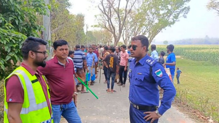মেহেরপুরে ভিজিএফের চাল বিতরণ নিয়ে বিএনপির দুই গ্রুপের সংঘর্ষে আহত ১০